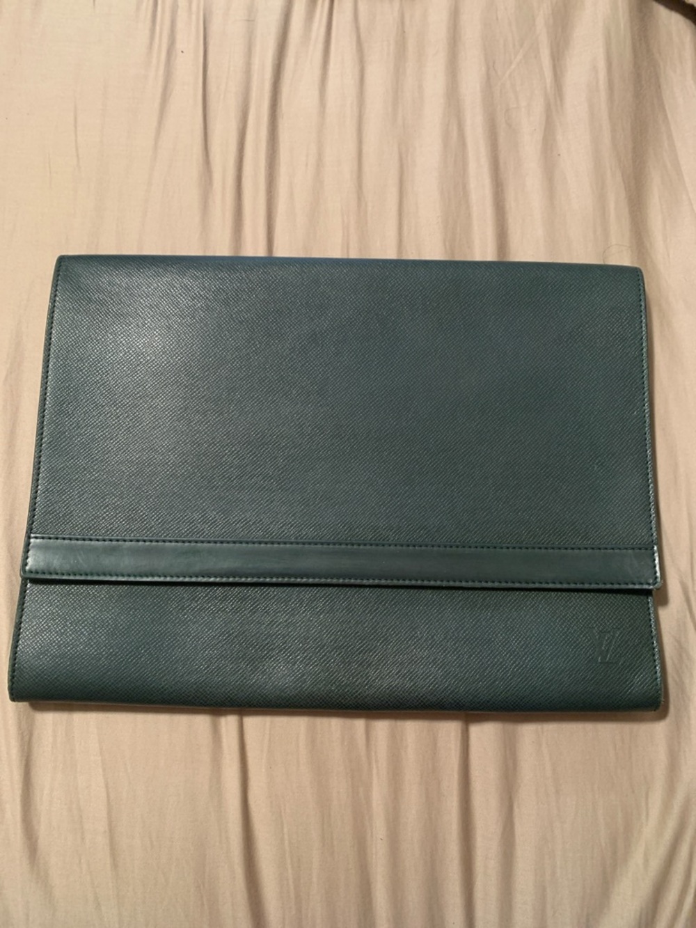 Louis Vuitton green taiga leather portfolio document case MI1905